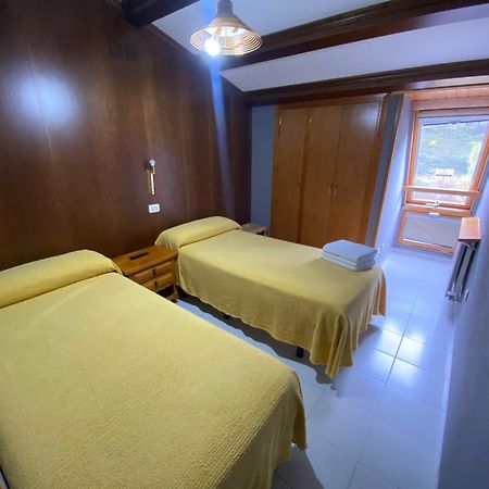 Hostal Los Valles Bielsa Buitenkant foto
