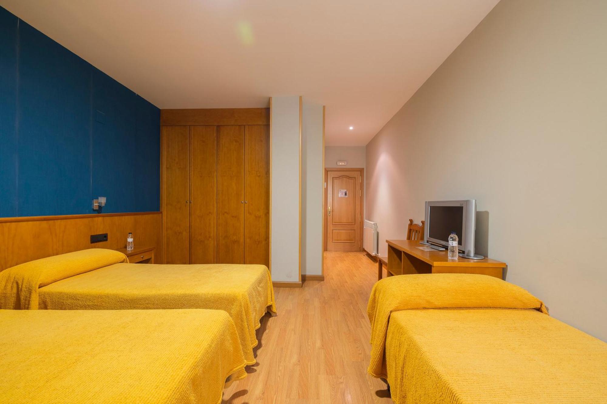Hostal Los Valles Bielsa Buitenkant foto