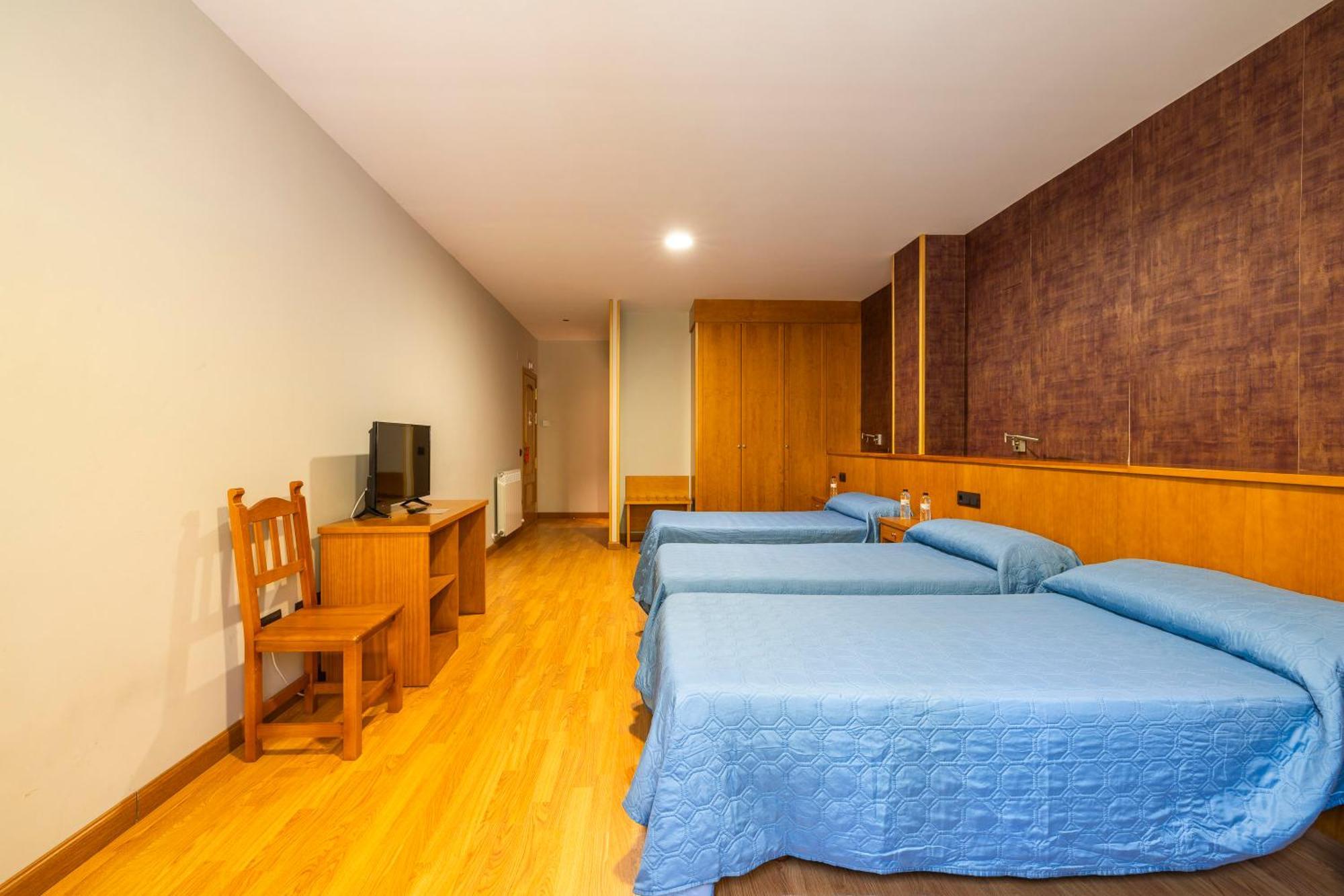 Hostal Los Valles Bielsa Buitenkant foto