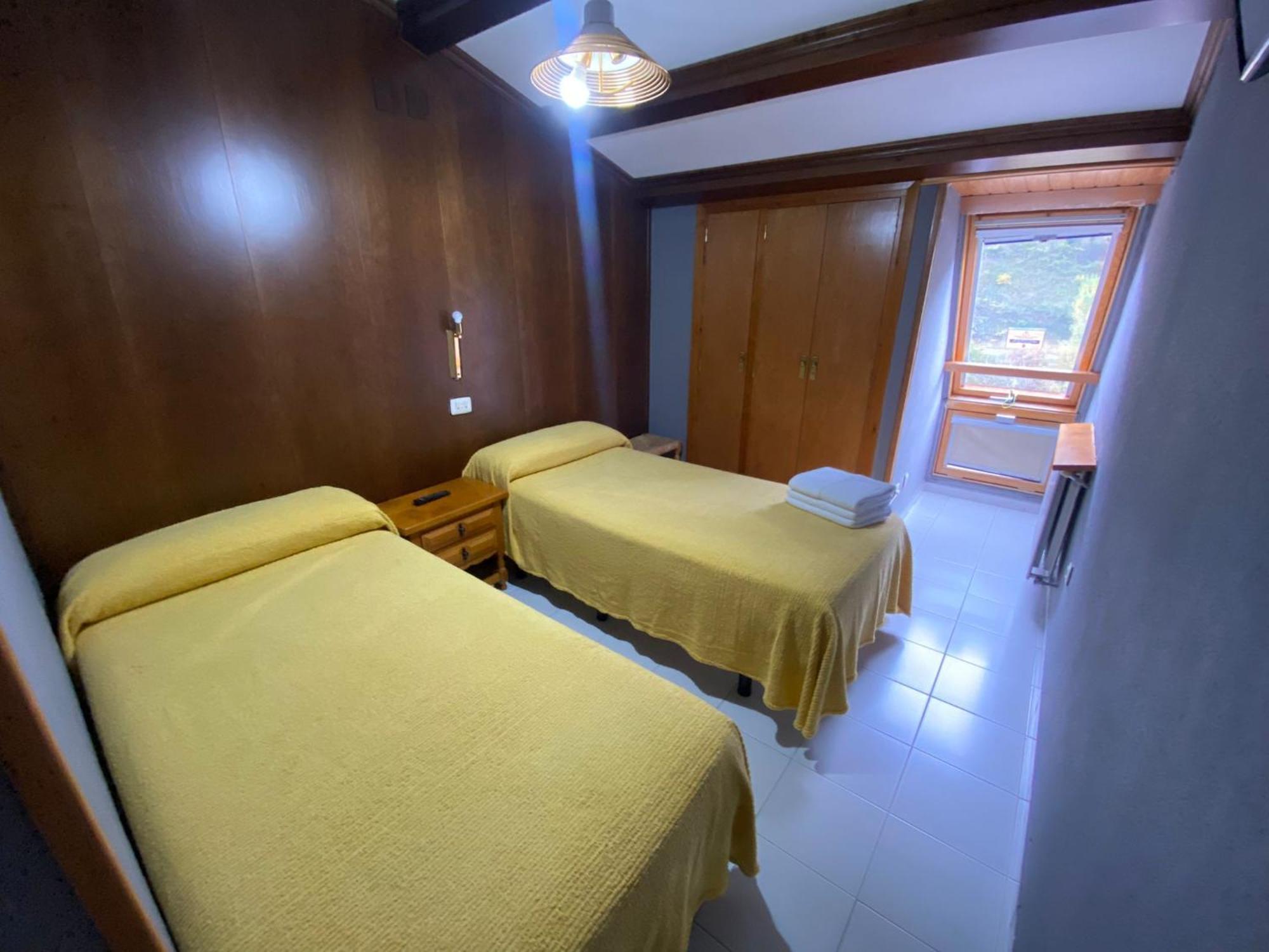 Hostal Los Valles Bielsa Buitenkant foto