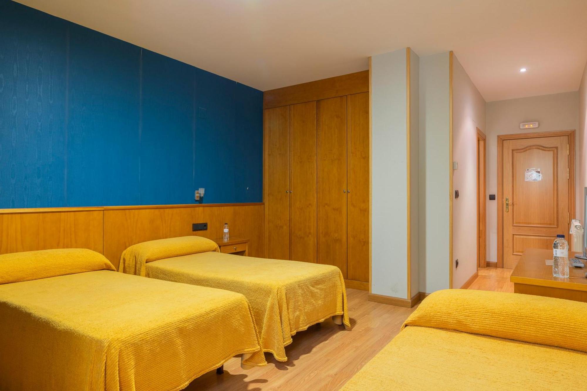 Hostal Los Valles Bielsa Buitenkant foto