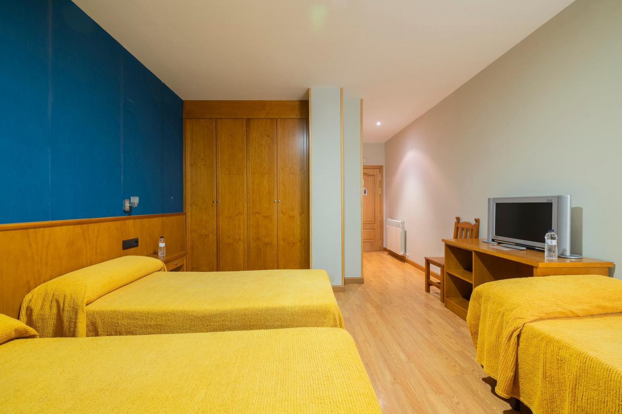 Hostal Los Valles Bielsa Buitenkant foto