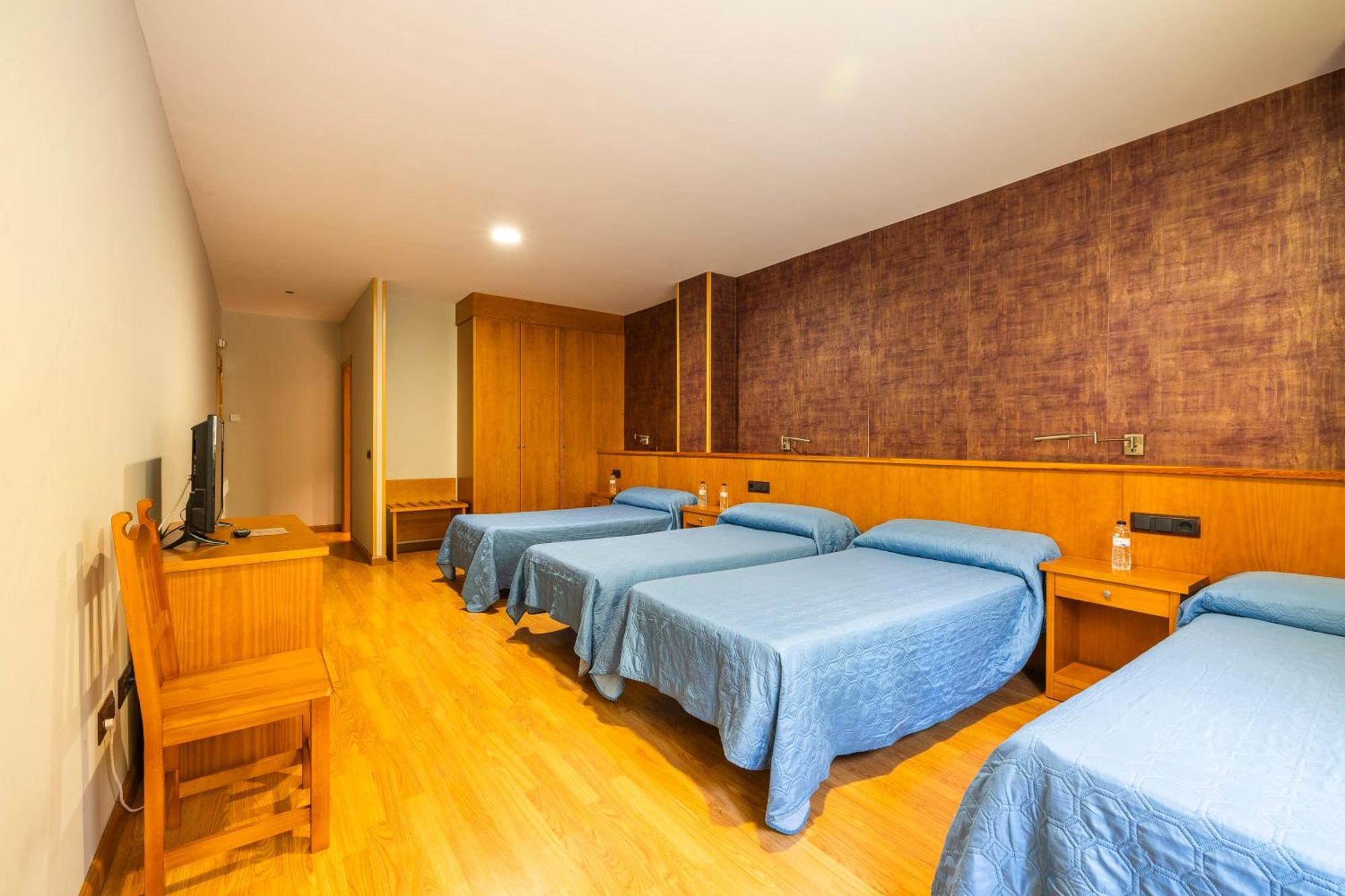 Hostal Los Valles Bielsa Buitenkant foto