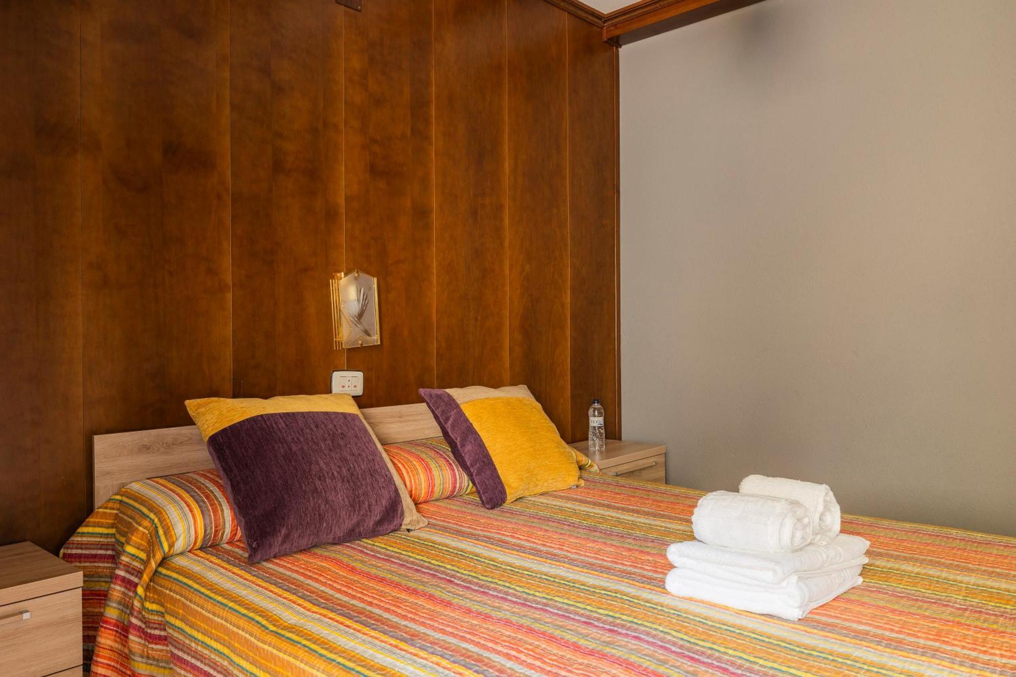 Hostal Los Valles Bielsa Buitenkant foto