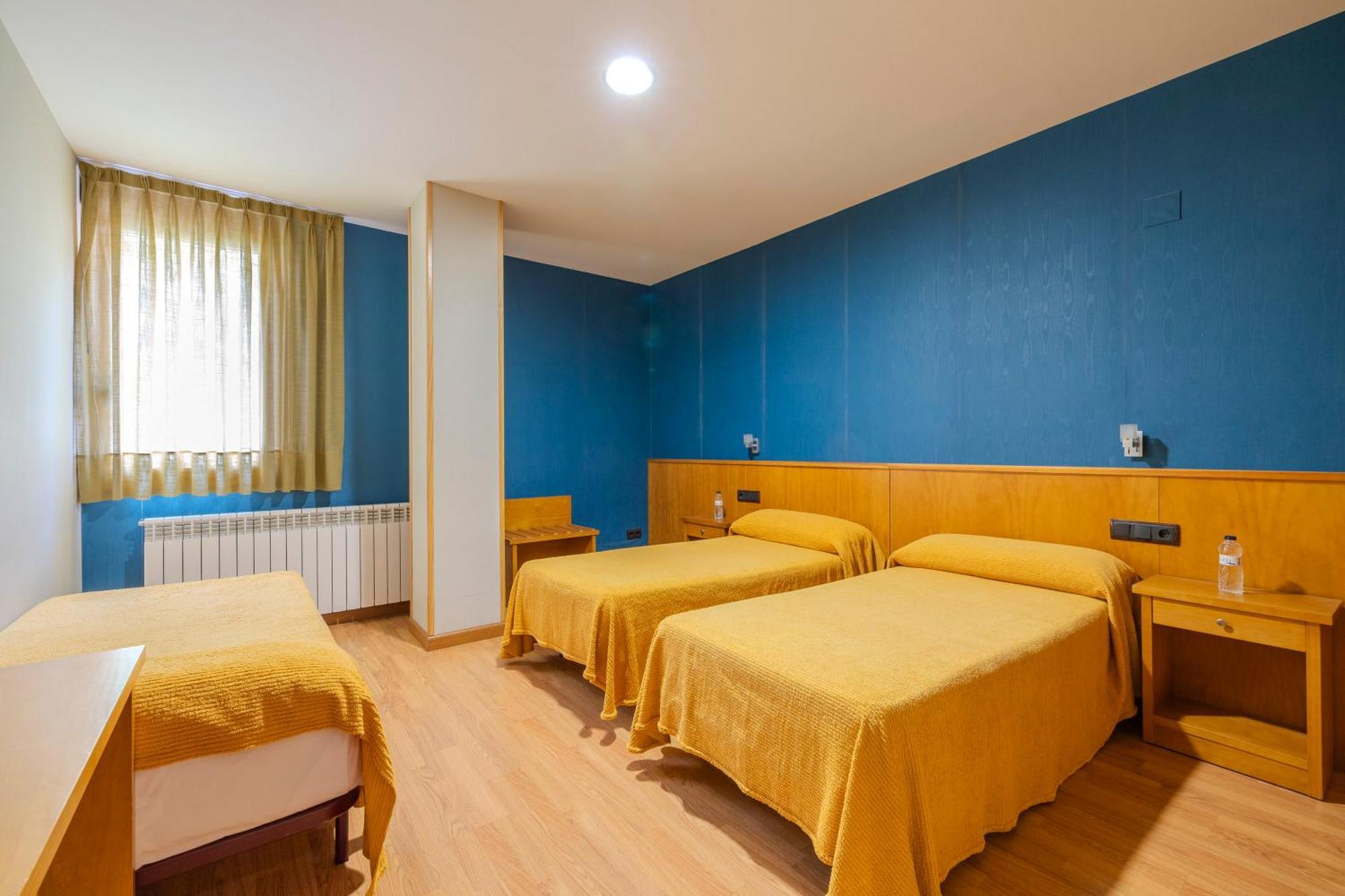 Hostal Los Valles Bielsa Buitenkant foto