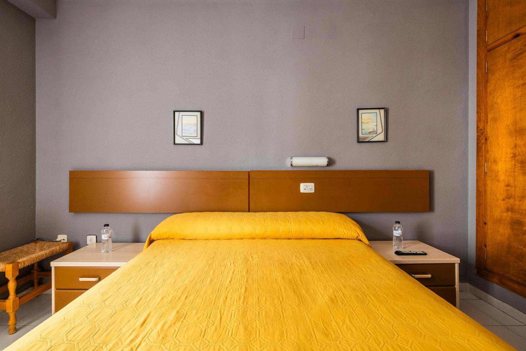 Hostal Los Valles Bielsa Buitenkant foto