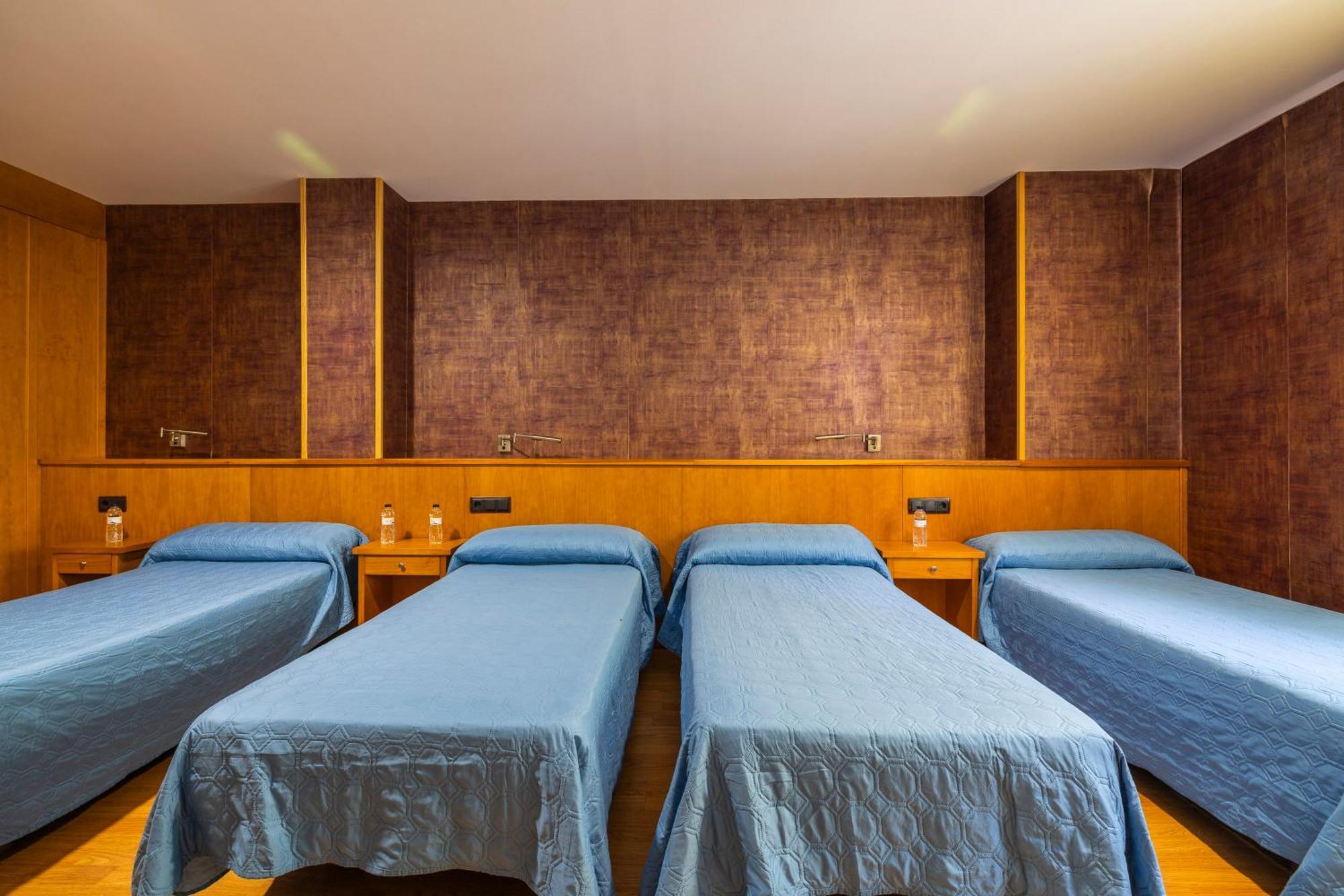 Hostal Los Valles Bielsa Buitenkant foto