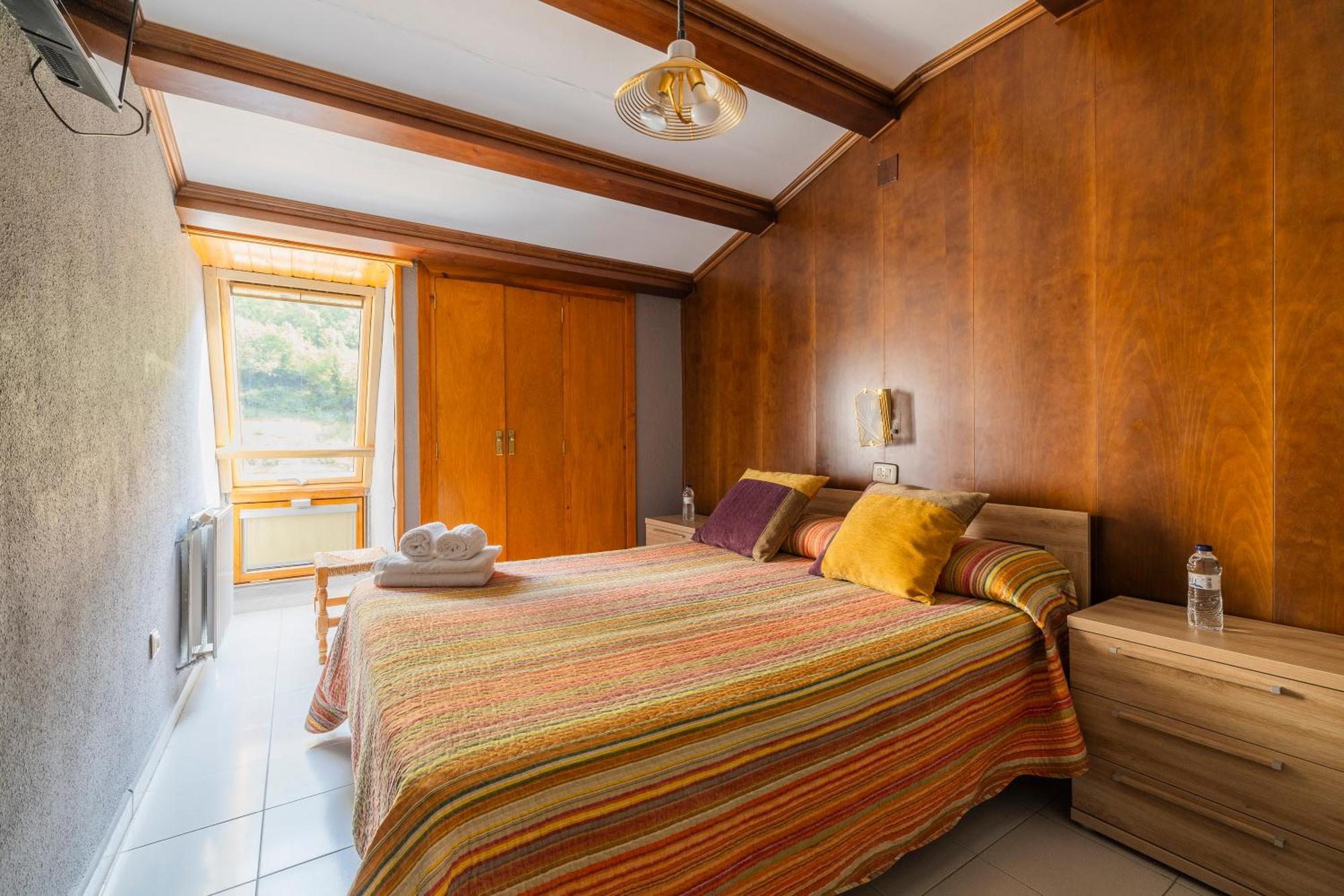 Hostal Los Valles Bielsa Buitenkant foto