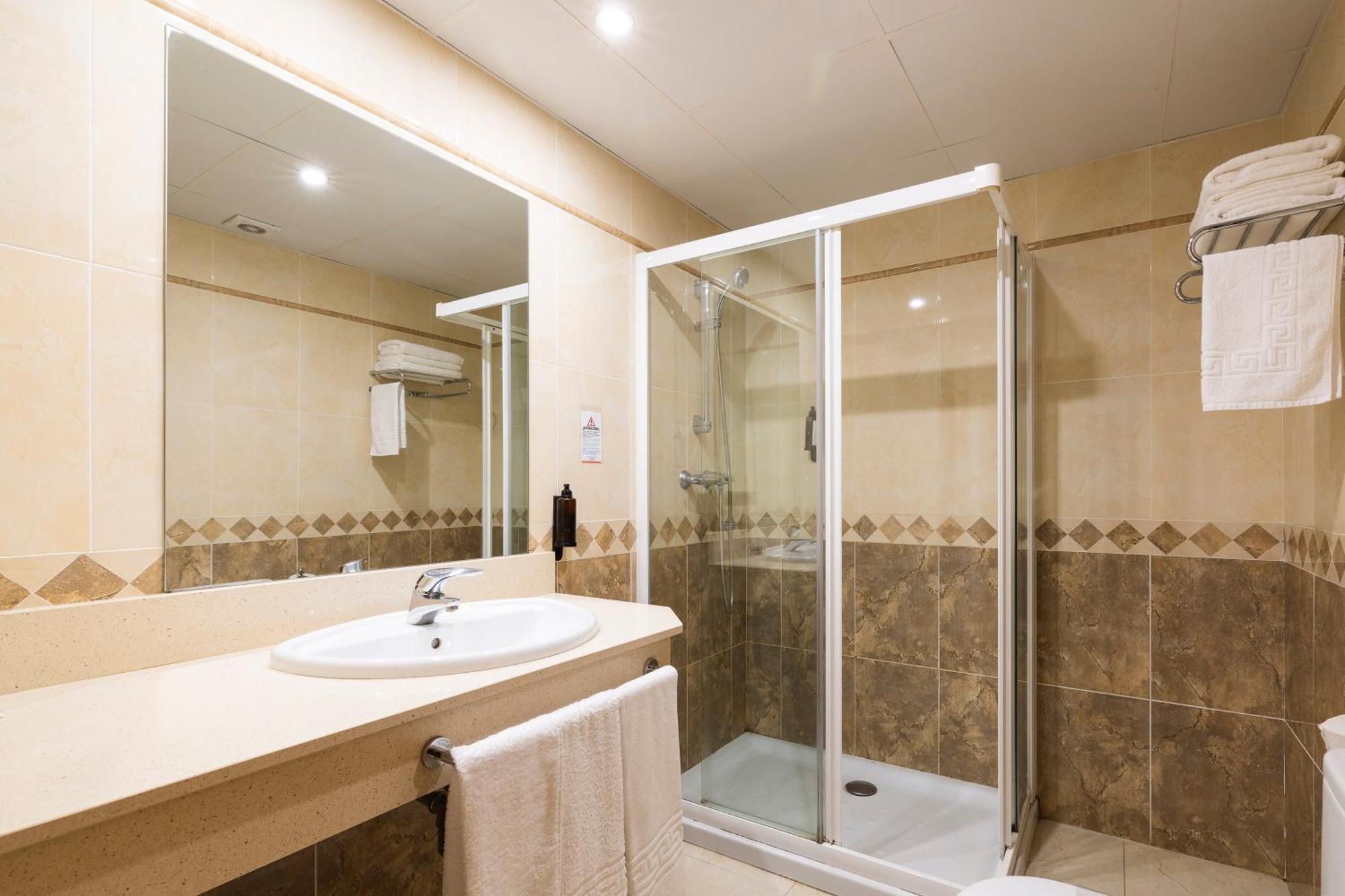 Hostal Los Valles Bielsa Buitenkant foto