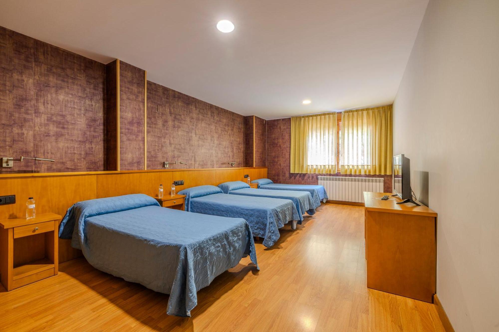 Hostal Los Valles Bielsa Buitenkant foto
